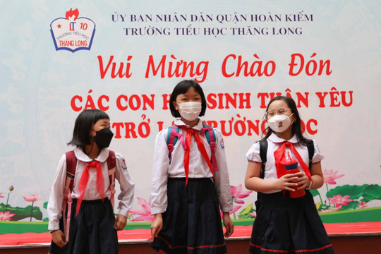 Hơn một triệu học sinh Hà Nội háo hức đến trường