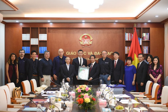 Thúc đẩy mạnh mẽ hợp tác giáo dục - đào tạo giữa Việt Nam với Thụy Sĩ, CHLB Đức