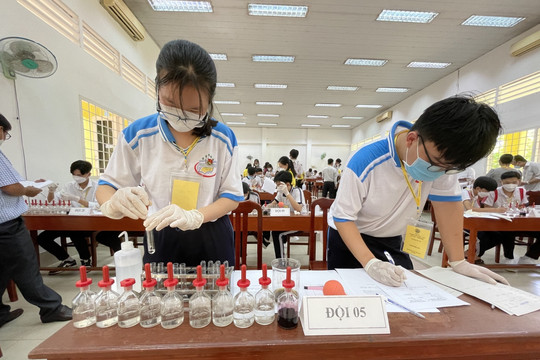 Hơn 120 học sinh miền Tây tranh tài Hội thi Olympic Hóa học