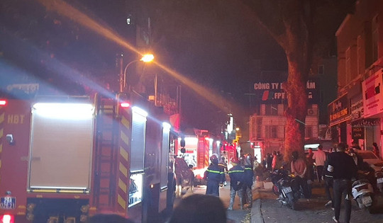 Hà Nội: 5 người tử vong trong đám cháy lúc rạng sáng