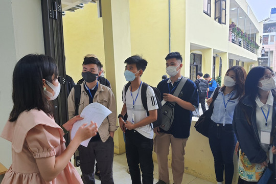 Trường ĐH Mở Hà Nội: Khai mạc cuộc thi Olympic Tin học, tiếng Anh không chuyên