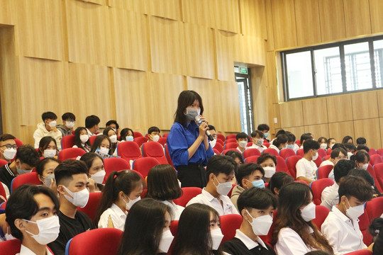 Trường ĐH Cửu Long tư vấn hướng nghiệp cho hơn 1.600 học sinh