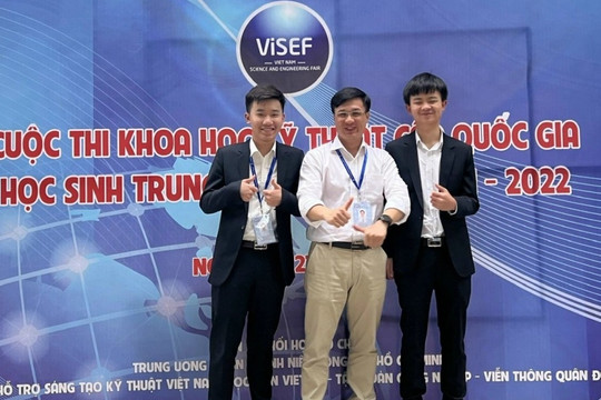 Hà Nội khen thưởng đột xuất học sinh có thành tích trong các cuộc thi quốc gia