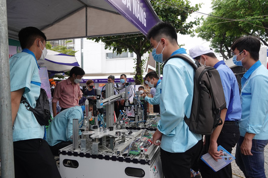 Đà Nẵng: 10 trường, cơ sở tham gia tư vấn giáo dục nghề nghiệp