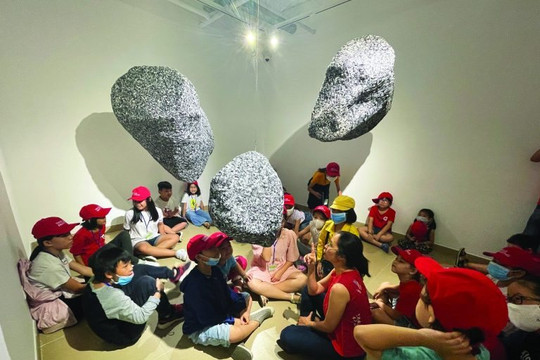 "Phổ hiếu kỳ" giúp học sinh đối thoại với nghệ thuật