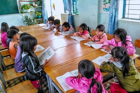 Tiếp tục tăng cường tiếng Việt cho học sinh dân tộc thiểu số