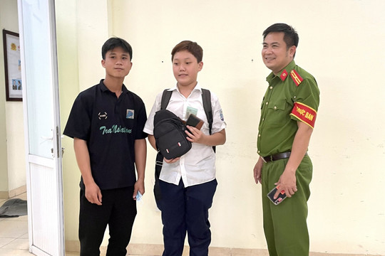 Nam sinh lớp 7 ở Hà Nội không tham của rơi