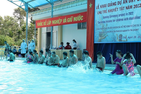 Kinh nghiệm phổ cập bơi cho học sinh nơi miền sông nước