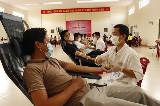Những 'giọt hồng' được cho đi trong ngày hội hiến máu tình nguyện tại Quảng Bình