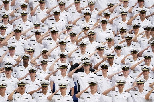 Tổng thống Mỹ nhắc sinh viên tốt nghiệp Học viện Hải quân bảo vệ Biển Đông