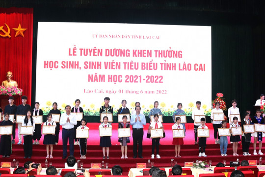 Lào Cai: Tuyên dương, khen thưởng 462 học sinh tiêu biểu