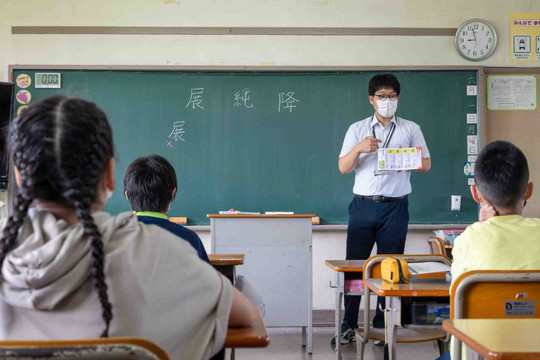 Trường công lập ở Nhật bản thiếu giáo viên trầm trọng