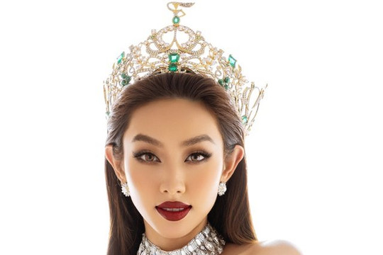 Hoa hậu Thùy Tiên tung bộ ảnh kỉ niệm 6 tháng đăng quang