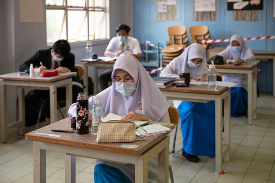 Malaysia hủy bỏ kỳ thi tốt nghiệp THCS