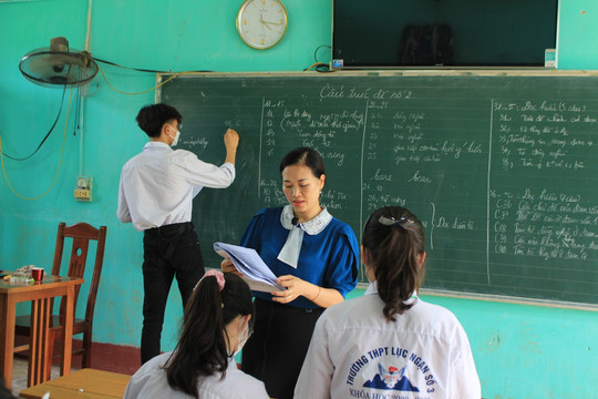 Bắc Giang: Gấp rút củng cố kiến thức, trang bị kỹ năng cho học sinh lớp 12