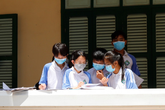 Tuyển sinh lớp 10 tại Tiền Giang: Đề thi môn Ngữ văn và Tiếng Anh vừa sức