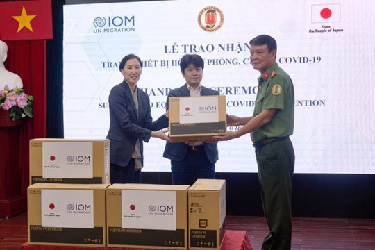 IOM hỗ trợ 1,6 triệu USD trang thiết bị chống dịch COVID -19 cho  Việt Nam