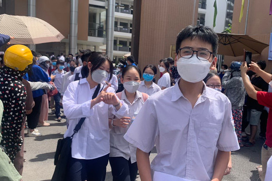 Thi lớp 10 tại Hà Nội: Hỗ trợ kịp thời thí sinh bị ảnh hưởng do nắng nóng