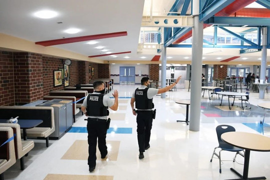 Mỹ khó giải quyết vấn đề bạo lực súng đạn trong trường học