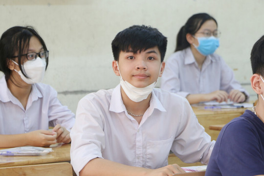 Đề thi Toán vào lớp 10 Hà Nội phù hợp thí sinh học trực tuyến kéo dài