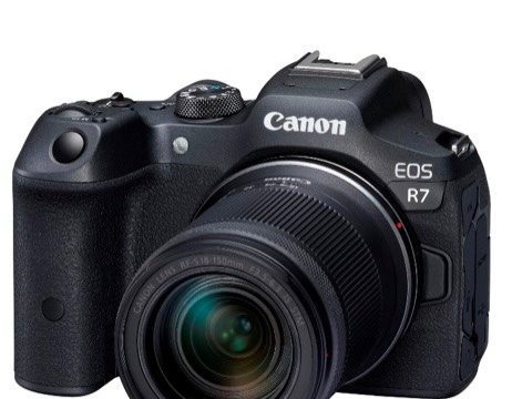 Canon ra mắt 2 dòng máy ảnh sử dụng cảm biến APS-C