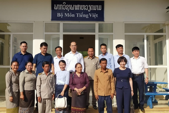 Duy trì hỗ trợ giáo viên Việt Nam giảng dạy Tiếng Việt tại Lào
