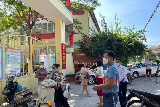 Hà Nội: Tạm dừng chuyển học sinh đi nơi khác để trường lên chuẩn quốc gia