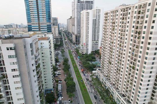 Cao ốc xây vượt 20 tầng và loạt dự án phá quy hoạch đường Lê Văn Lương