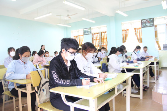 Kon Tum: Hỗ trợ hơn 384 triệu đồng cho 1.225 thí sinh dự thi tốt nghiệp THPT 2022