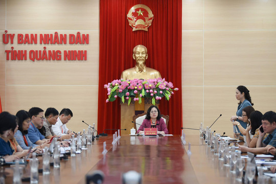 Thứ trưởng Ngô Thị Minh kiểm tra công tác tổ chức Kỳ thi tốt nghiệp THPT 2022 tại Quảng Ninh
