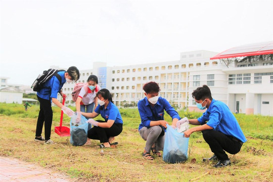 Trường ĐH Kiên Giang ra quân Chiến dịch Thanh niên tình nguyện hè