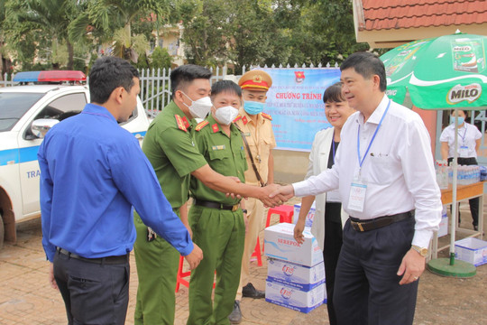 Phó Chủ tịch UBND tỉnh Đắk Lắk: 'Không gây áp lực cho thí sinh'