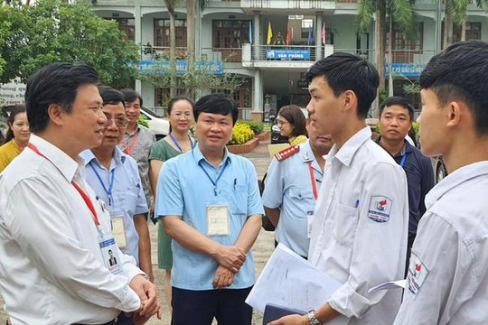 Thứ trưởng Nguyễn Hữu Độ: Tuyệt đối không lơ là, chủ quan cho đến ngày cuối của Kỳ thi