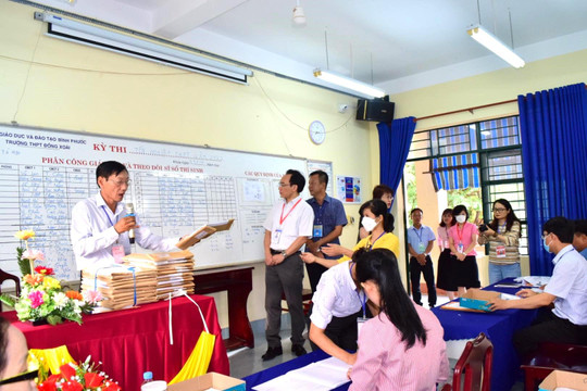 Thứ trưởng Hoàng Minh Sơn kiểm tra tại Bình Phước: Đảm bảo 5 nguyên tắc để kỳ thi thành công