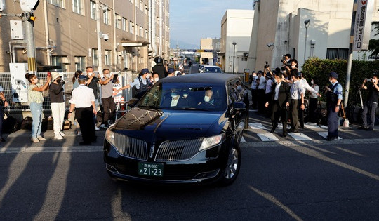 Đưa thi hài cựu thủ tướng Nhật Bản Abe Shinzo về Tokyo