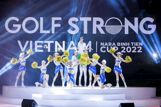 Top 38 thí sinh Miss World Vietnam 2022 cùng trình diễn thời trang dưới mưa