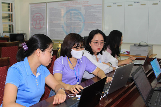 THPT Yên Hòa (Hà Nội): Tư vấn nhập học ngay ngày đầu có điểm chuẩn