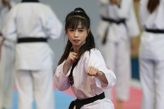 Châu Tuyết Vân khuấy động Giải Taekwondo các lứa tuổi trẻ toàn quốc 2022