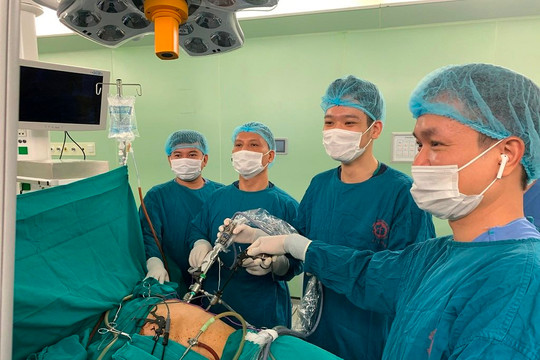 Phẫu thuật cắt thực quản cho bệnh nhân trên 80 tuổi
