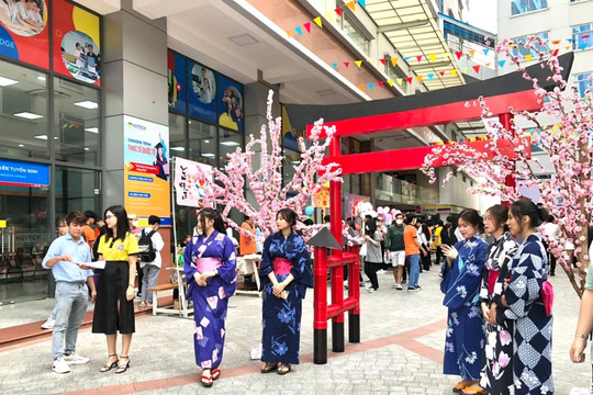 Sinh viên VJIT háo hức khám phá Lễ hội văn hoá Nhật Bản MATSURI 2022