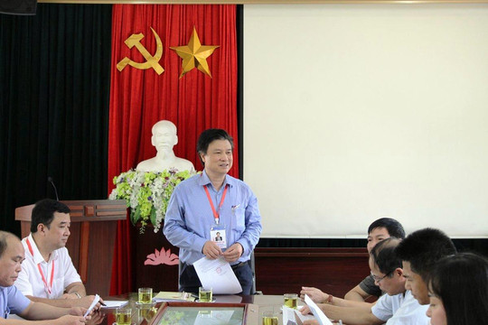 Thứ trưởng Nguyễn Hữu Độ kiểm tra công tác chấm thi tại Thanh Hóa: Đẩy nhanh tiến độ nhưng phải lưu ý chất lượng