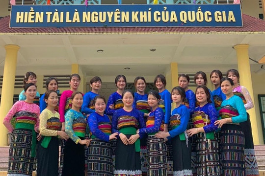 Cô giáo dân tộc Thái và nhiệt huyết 'gieo chữ' cho học sinh đồng bào