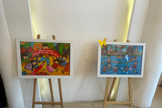 Triển lãm nghệ thuật về phòng chống đuối nước trẻ em
