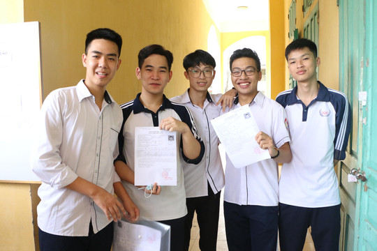 Điểm thi tốt nghiệp THPT 2022: Nam Định cao nhất nước