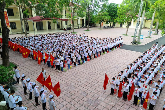 Học sinh Bắc Giang hân hoan ngày tựu trường