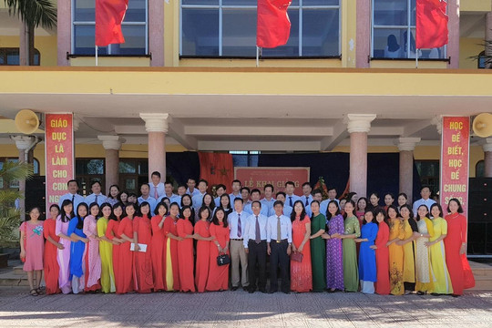 Truyền thống vẻ vang của Trường THPT Trần Phú - Bố Trạch - Quảng Bình