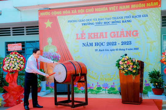 Phó Chủ tịch Quốc hội Trần Thanh Mẫn dự lễ khai giảng tại tỉnh Kiên Giang