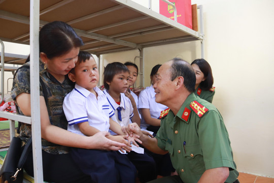 Công an tỉnh Sơn La nhận nuôi 23 trẻ đặc biệt khó khăn