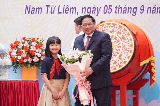 Thủ tướng Phạm Minh Chính dự lễ khai giảng Trường Tiểu học Đoàn Thị Điểm