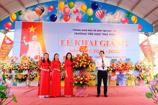 Học sinh Việt Trì hân hoan đón chào năm học mới